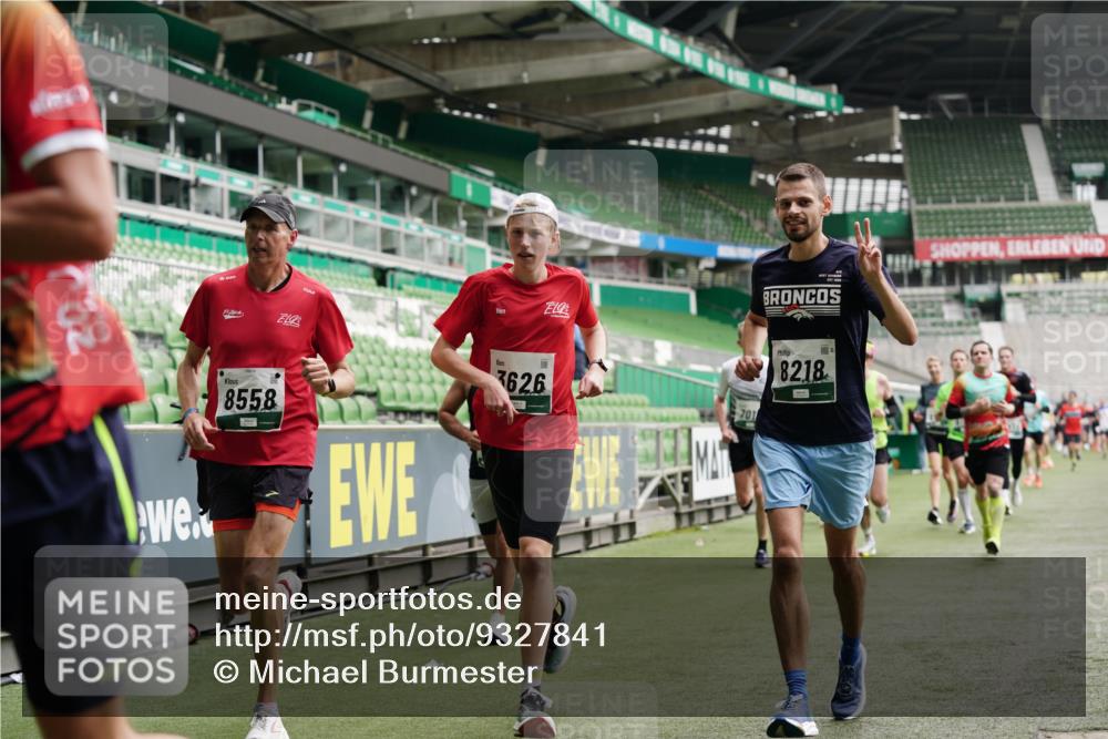 05.10.2025 - 20. swb-Marathon Bremen Michael Burmester http://msf.ph/oto/9327841 05.10.2025 12:52:05 Laufen im Stadion 750, 754, 914, 1029, 1120, 1314, 1550, 1552, 1748, 1911, 1926, 2279, 2283, 2447, 2595, 3033, 3041, 3178, 3626, 4260, 4362, 4652, 4687, 4781, 5068, 5108, 5416, 5459, 5675, 5847, 5910, 6367, 6773, 7012, 7031, 7293, 7313, 7419, 7713, 8066, 8218, 8534, 8558, 8682, 8701, 8740, 8780, 9115, 503, 750, 1064, 1499, 1577, 1701, 1909, 2279, 2350, 2493, 2526, 3267, 3661, 4104, 4654, 5551, 6066, 6210, 6775, 7723, 8682 meine-sportfotos.de