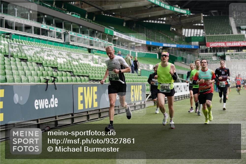 05.10.2025 - 20. swb-Marathon Bremen Michael Burmester http://msf.ph/oto/9327861 05.10.2025 12:52:07 Laufen im Stadion 754, 914, 1029, 1120, 1314, 1550, 1552, 1748, 1926, 2283, 2447, 2595, 3033, 3041, 3178, 3626, 4260, 4362, 4652, 4687, 4781, 5068, 5108, 5416, 5459, 5675, 5847, 5910, 6367, 6773, 7012, 7031, 7293, 7313, 7419, 7713, 8066, 8218, 8534, 8558, 8701, 8740, 8780, 9115, 503, 750, 1064, 1499, 1577, 1701, 1909, 1911, 2279, 2350, 2493, 2526, 3661, 4104, 4654, 5551, 6066, 6210, 6775, 7723, 8682, 8780 meine-sportfotos.de