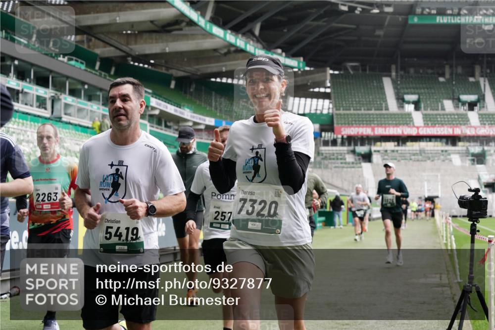 05.10.2025 - 20. swb-Marathon Bremen Michael Burmester http://msf.ph/oto/9327877 05.10.2025 12:56:30 Laufen im Stadion 325, 591, 830, 901, 984, 989, 1161, 1380, 1679, 1931, 2134, 2149, 2263, 2438, 2490, 2571, 2634, 3161, 3392, 3606, 3749, 3980, 4052, 4101, 4149, 4288, 4432, 4485, 5246, 5255, 5370, 5419, 5469, 5490, 6070, 6176, 6375, 6441, 6451, 6689, 6797, 6864, 6926, 7000, 7283, 7292, 7320, 7431, 7490, 7783, 7920, 8060, 8144, 8222, 8564, 9054, 78, 240, 1261, 1490, 1774, 1825, 1931, 2162, 2459, 2490, 2884, 2942, 3074, 3515, 3612, 4079, 4116, 4195, 4456, 5615, 5691, 5719, 6515 meine-sportfotos.de