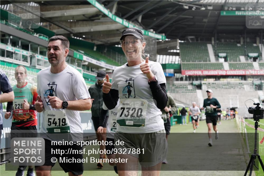 05.10.2025 - 20. swb-Marathon Bremen Michael Burmester http://msf.ph/oto/9327881 05.10.2025 12:56:30 Laufen im Stadion 325, 591, 830, 901, 984, 989, 1161, 1380, 1679, 1931, 2134, 2149, 2263, 2438, 2490, 2571, 2634, 3161, 3392, 3606, 3749, 3980, 4052, 4101, 4149, 4288, 4432, 4485, 5246, 5255, 5370, 5419, 5469, 5490, 6070, 6176, 6375, 6441, 6451, 6689, 6797, 6864, 6926, 7000, 7283, 7292, 7320, 7431, 7490, 7783, 7920, 8060, 8144, 8222, 8564, 9054, 78, 240, 1261, 1490, 1774, 1825, 1931, 2162, 2459, 2490, 2884, 2942, 3074, 3515, 3612, 4079, 4116, 4195, 4456, 5615, 5691, 5719, 6515 meine-sportfotos.de