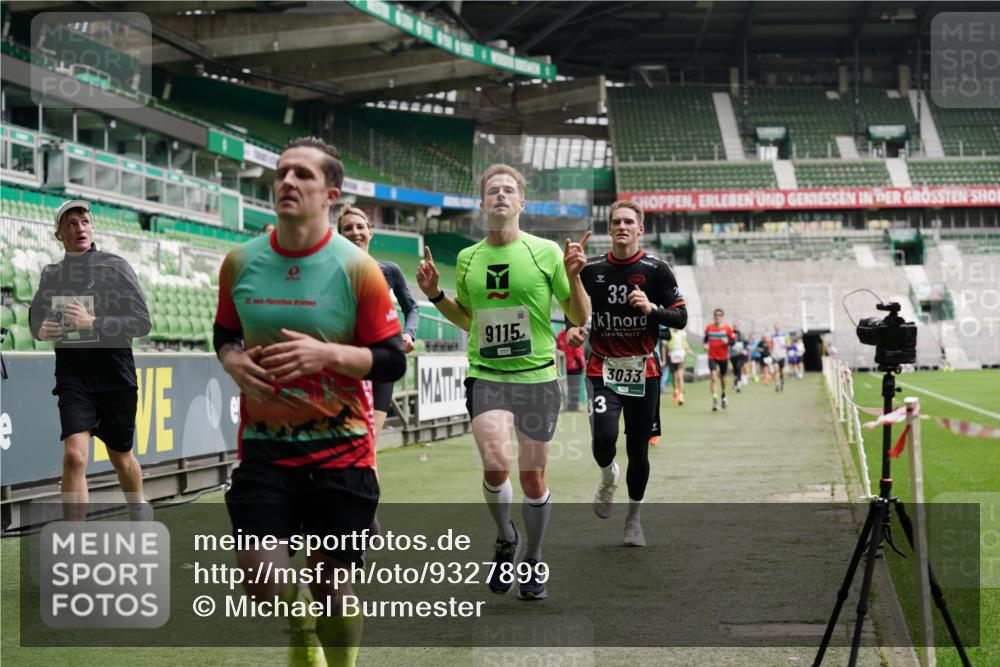05.10.2025 - 20. swb-Marathon Bremen Michael Burmester http://msf.ph/oto/9327899 05.10.2025 12:52:09 Laufen im Stadion 754, 914, 1029, 1120, 1550, 1552, 1748, 1926, 2283, 2447, 2595, 3033, 3041, 3178, 3626, 4260, 4362, 4652, 4781, 5068, 5108, 5416, 5459, 5561, 5675, 5847, 5910, 6367, 6773, 7012, 7031, 7293, 7313, 7419, 7634, 7713, 8218, 8534, 8558, 8701, 8740, 9115, 503, 750, 1064, 1314, 1499, 1577, 1701, 1911, 2279, 2350, 2493, 2526, 4104, 4654, 4687, 6066, 6210, 6775, 7723, 8066, 8682, 8780 meine-sportfotos.de