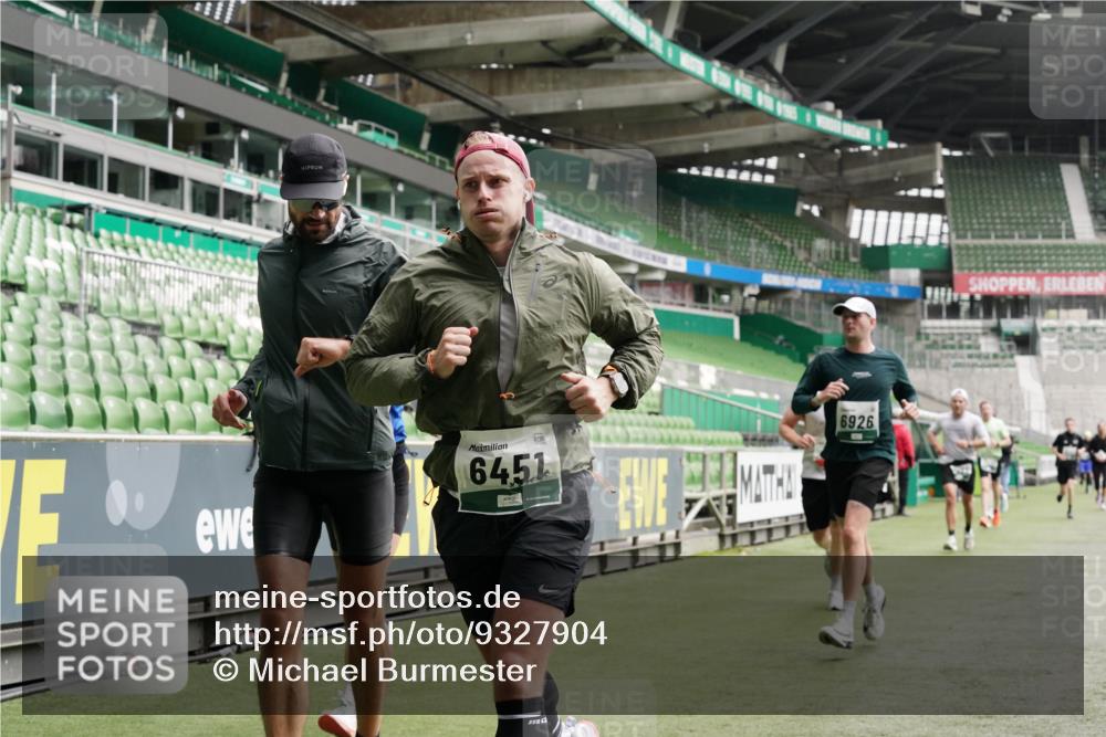 05.10.2025 - 20. swb-Marathon Bremen Michael Burmester http://msf.ph/oto/9327904 05.10.2025 12:56:32 Laufen im Stadion 325, 591, 830, 901, 984, 989, 1161, 1380, 1679, 2134, 2149, 2263, 2438, 2571, 2634, 3161, 3392, 3606, 3749, 3980, 4052, 4101, 4288, 4432, 4485, 5246, 5255, 5370, 5419, 5469, 5490, 6070, 6176, 6375, 6441, 6451, 6689, 6797, 6864, 6926, 7000, 7283, 7292, 7320, 7431, 7490, 7783, 7920, 8144, 8222, 8564, 9054, 78, 240, 1261, 1490, 1774, 1825, 1931, 2162, 2459, 2490, 2884, 2942, 3074, 3515, 3612, 4079, 4116, 4149, 4195, 4456, 5615, 5691, 5719, 6515 meine-sportfotos.de