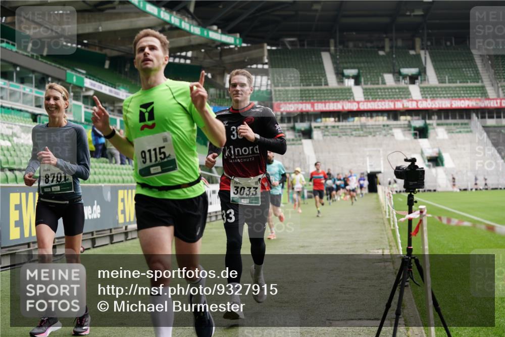 05.10.2025 - 20. swb-Marathon Bremen Michael Burmester http://msf.ph/oto/9327915 05.10.2025 12:52:10 Laufen im Stadion 754, 914, 1029, 1120, 1550, 1552, 1748, 1926, 2283, 2447, 2595, 3033, 3041, 3178, 3626, 4260, 4362, 4652, 4781, 5068, 5108, 5416, 5459, 5561, 5675, 5847, 5910, 6367, 6773, 7012, 7031, 7293, 7313, 7419, 7634, 7713, 8218, 8534, 8558, 8580, 8701, 8740, 9115, 503, 750, 1064, 1314, 1499, 1577, 1701, 1911, 2279, 2350, 2493, 2526, 4104, 4260, 4654, 4687, 6066, 6210, 6775, 7723, 8066, 8682, 8780 meine-sportfotos.de