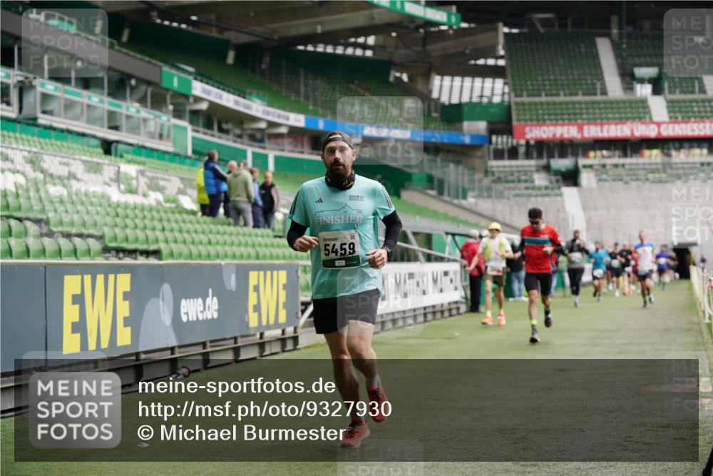 05.10.2025 - 20. swb-Marathon Bremen Michael Burmester http://msf.ph/oto/9327930 05.10.2025 12:52:13 Laufen im Stadion 754, 914, 1029, 1120, 1298, 1550, 1552, 1748, 1926, 2283, 2447, 2595, 3033, 3041, 3178, 3626, 4362, 4652, 4781, 5068, 5108, 5416, 5459, 5561, 5675, 5847, 5910, 6367, 6630, 6773, 7012, 7031, 7293, 7313, 7419, 7634, 8218, 8534, 8558, 8580, 8701, 8740, 8921, 9115, 750, 1064, 1314, 1499, 1577, 1701, 1911, 2279, 2350, 2493, 2526, 4260, 4654, 4687, 5910, 6066, 6210, 6775, 7713, 7723, 8066, 8682, 8780 meine-sportfotos.de
