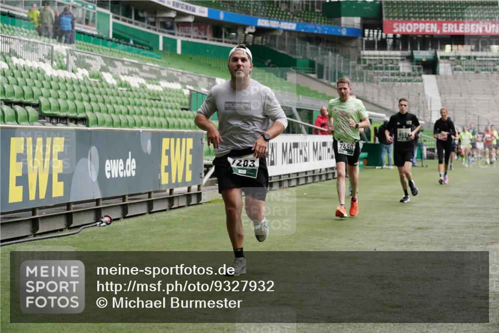 05.10.2025 - 20. swb-Marathon Bremen Michael Burmester http://msf.ph/oto/9327932 05.10.2025 12:56:36 Laufen im Stadion 299, 325, 479, 591, 830, 901, 984, 989, 1161, 1380, 1595, 1679, 2134, 2149, 2263, 2438, 2571, 2634, 3161, 3392, 3606, 3980, 4052, 4101, 4288, 4485, 5246, 5255, 5370, 5419, 5469, 5490, 6070, 6176, 6375, 6441, 6451, 6689, 6797, 6864, 6926, 7000, 7017, 7283, 7292, 7320, 7431, 7490, 7783, 7920, 8144, 8222, 8479, 8564, 9054, 78, 240, 984, 1261, 1490, 1774, 1825, 1931, 2162, 2459, 2490, 2942, 3074, 3515, 3612, 3749, 4079, 4116, 4149, 4195, 4288, 4432, 4456, 5615, 5691, 5719, 6515 meine-sportfotos.de
