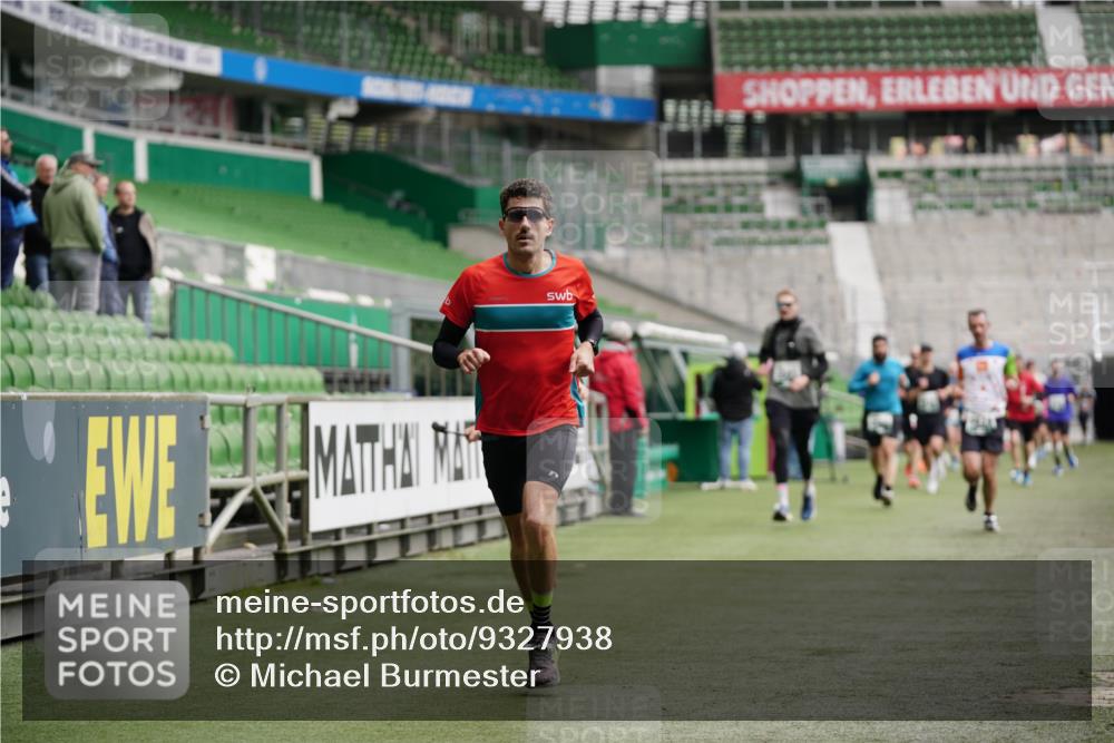 05.10.2025 - 20. swb-Marathon Bremen Michael Burmester http://msf.ph/oto/9327938 05.10.2025 12:52:15 Laufen im Stadion 615, 754, 914, 1029, 1120, 1298, 1550, 1552, 1926, 2283, 2447, 2595, 3033, 3041, 3178, 3626, 4362, 4652, 4781, 4914, 5068, 5108, 5416, 5459, 5561, 5675, 5847, 6367, 6630, 6773, 7012, 7031, 7293, 7313, 7419, 7634, 8218, 8534, 8558, 8580, 8701, 8740, 8921, 9115, 750, 1064, 1314, 1577, 1701, 1748, 1911, 2279, 2283, 2350, 2447, 2493, 2526, 4260, 4654, 4687, 5910, 6210, 6775, 7713, 7723, 8066, 8682, 8780 meine-sportfotos.de