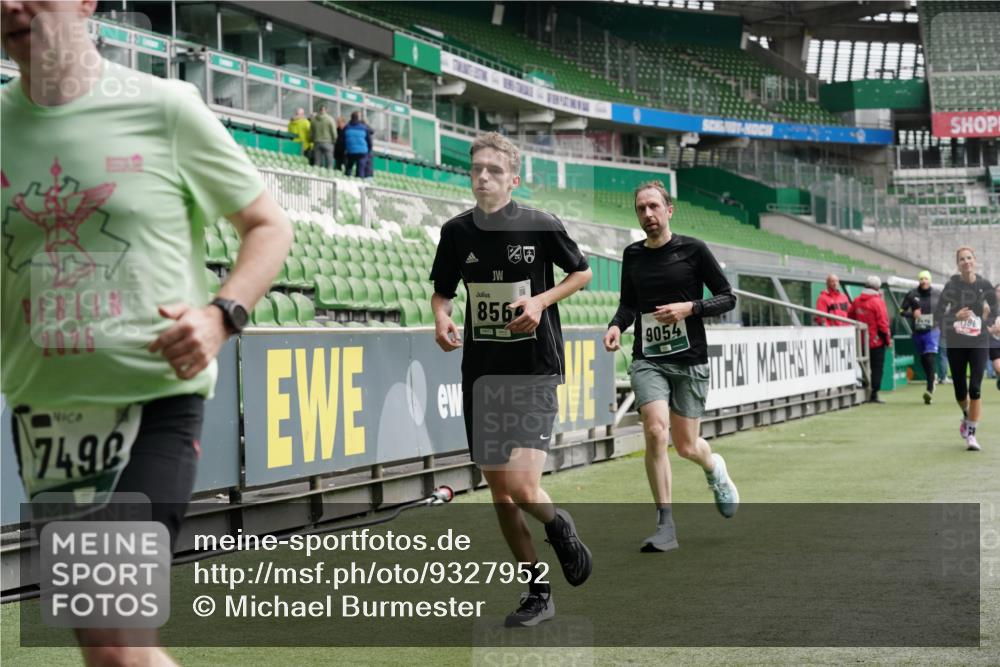 05.10.2025 - 20. swb-Marathon Bremen Michael Burmester http://msf.ph/oto/9327952 05.10.2025 12:56:40 Laufen im Stadion 31, 299, 325, 479, 591, 830, 901, 989, 1161, 1380, 1595, 1627, 1679, 1977, 2134, 2149, 2263, 2438, 2571, 2634, 3161, 3392, 3471, 3606, 3980, 4052, 4101, 4484, 4485, 5246, 5255, 5370, 5419, 5469, 5490, 6070, 6176, 6375, 6441, 6451, 6493, 6689, 6797, 6864, 6926, 7000, 7017, 7283, 7292, 7320, 7431, 7490, 7783, 7920, 8222, 8479, 8564, 9054, 984, 1261, 1490, 1774, 1825, 1931, 2459, 2490, 2942, 3612, 3749, 4079, 4116, 4149, 4288, 4432, 4456, 5370, 5615, 5691, 5719, 6515, 8144 meine-sportfotos.de