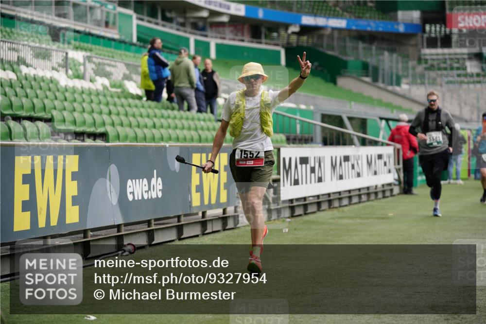 05.10.2025 - 20. swb-Marathon Bremen Michael Burmester http://msf.ph/oto/9327954 05.10.2025 12:52:18 Laufen im Stadion 615, 754, 793, 914, 1029, 1120, 1298, 1550, 1552, 1926, 2595, 3033, 3041, 3178, 3626, 4362, 4652, 4781, 4805, 4914, 5068, 5108, 5416, 5447, 5459, 5561, 5675, 5847, 6367, 6630, 6773, 7012, 7031, 7277, 7293, 7313, 7416, 7419, 7634, 7773, 8218, 8534, 8558, 8580, 8701, 8921, 9115, 10338, 750, 1064, 1120, 1314, 1577, 1701, 1748, 1911, 2279, 2283, 2350, 2447, 2526, 4260, 4687, 5910, 6210, 6775, 7713, 7723, 8066, 8682, 8740, 8780 meine-sportfotos.de
