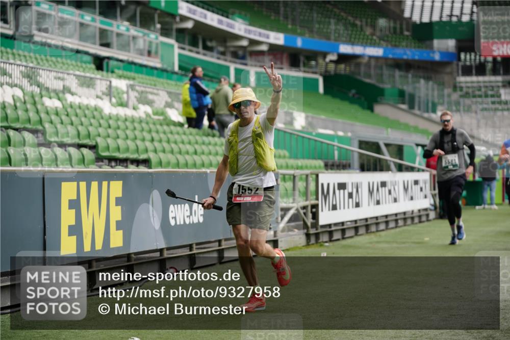 05.10.2025 - 20. swb-Marathon Bremen Michael Burmester http://msf.ph/oto/9327958 05.10.2025 12:52:19 Laufen im Stadion 615, 754, 793, 914, 1029, 1298, 1550, 1552, 1926, 2595, 3033, 3041, 3178, 3626, 4362, 4652, 4781, 4805, 4914, 5068, 5108, 5416, 5447, 5459, 5561, 5675, 5847, 6367, 6630, 6773, 7012, 7031, 7277, 7293, 7313, 7416, 7419, 7634, 7773, 7975, 8218, 8534, 8558, 8580, 8701, 8921, 9115, 10338, 750, 1064, 1120, 1314, 1577, 1701, 1748, 1911, 2279, 2283, 2350, 2447, 2526, 4260, 4687, 5910, 6775, 7713, 7723, 8066, 8682, 8740, 8780 meine-sportfotos.de