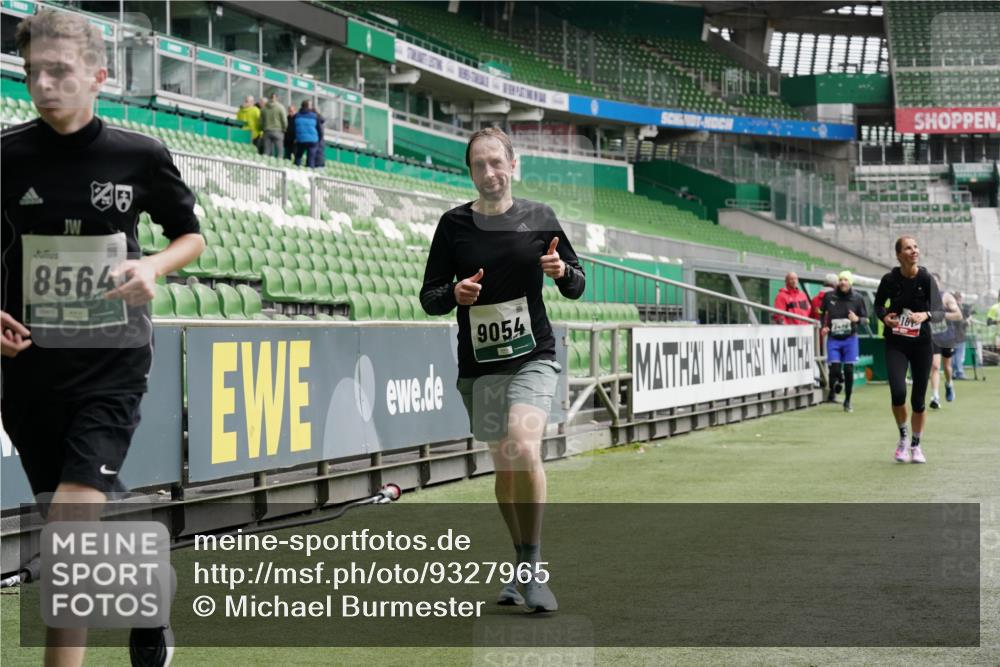05.10.2025 - 20. swb-Marathon Bremen Michael Burmester http://msf.ph/oto/9327965 05.10.2025 12:56:41 Laufen im Stadion 31, 299, 325, 479, 591, 830, 901, 989, 1161, 1380, 1595, 1627, 1679, 1977, 2134, 2149, 2263, 2438, 2571, 2634, 3161, 3392, 3471, 3606, 3980, 4052, 4101, 4484, 4485, 5246, 5255, 5419, 5469, 5490, 6070, 6176, 6375, 6441, 6451, 6493, 6689, 6797, 6864, 6926, 7000, 7017, 7086, 7283, 7292, 7320, 7390, 7431, 7490, 7546, 7578, 7783, 7920, 8222, 8479, 8564, 9054, 984, 1261, 1774, 1825, 1931, 2459, 2490, 2942, 3749, 4116, 4149, 4288, 4432, 5370, 5490, 5615, 5691, 5719, 6441, 6515, 8144 meine-sportfotos.de