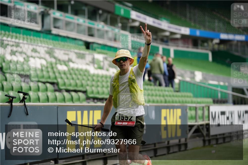 05.10.2025 - 20. swb-Marathon Bremen Michael Burmester http://msf.ph/oto/9327966 05.10.2025 12:52:19 Laufen im Stadion 615, 754, 793, 914, 1029, 1298, 1550, 1552, 1926, 2595, 3033, 3041, 3178, 3626, 4362, 4652, 4781, 4805, 4914, 5068, 5108, 5416, 5447, 5459, 5561, 5675, 5847, 6367, 6630, 6773, 7012, 7031, 7277, 7293, 7313, 7416, 7419, 7634, 7773, 7975, 8218, 8534, 8558, 8580, 8701, 8921, 9115, 10338, 750, 1064, 1120, 1314, 1577, 1701, 1748, 1911, 2279, 2283, 2350, 2447, 2526, 4260, 4687, 5910, 6775, 7713, 7723, 8066, 8682, 8740, 8780 meine-sportfotos.de