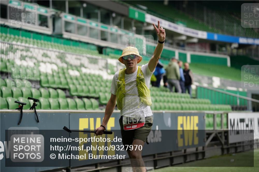 05.10.2025 - 20. swb-Marathon Bremen Michael Burmester http://msf.ph/oto/9327970 05.10.2025 12:52:19 Laufen im Stadion 615, 754, 793, 914, 1029, 1298, 1550, 1552, 1926, 2595, 3033, 3041, 3178, 3626, 4362, 4652, 4781, 4805, 4914, 5068, 5108, 5416, 5447, 5459, 5561, 5675, 5847, 6367, 6630, 6773, 7012, 7031, 7277, 7293, 7313, 7416, 7419, 7634, 7773, 7975, 8218, 8534, 8558, 8580, 8701, 8921, 9115, 10338, 750, 1064, 1120, 1314, 1577, 1701, 1748, 1911, 2279, 2283, 2350, 2447, 2526, 4260, 4687, 5910, 6775, 7713, 7723, 8066, 8682, 8740, 8780 meine-sportfotos.de