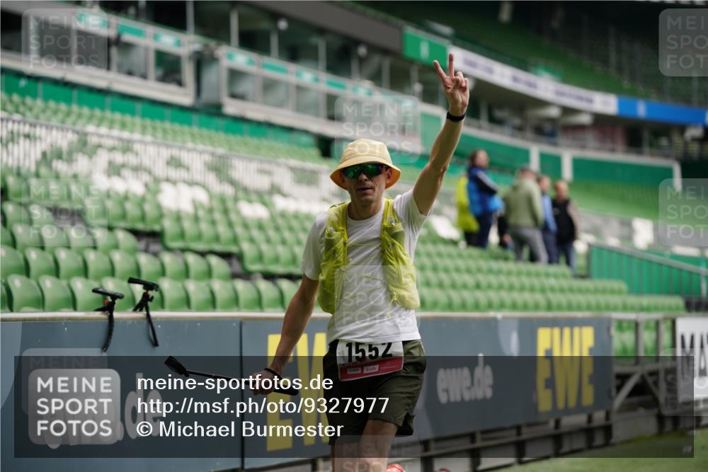 05.10.2025 - 20. swb-Marathon Bremen Michael Burmester http://msf.ph/oto/9327977 05.10.2025 12:52:20 Laufen im Stadion 615, 754, 793, 914, 1029, 1298, 1550, 1552, 1926, 2595, 3033, 3041, 3178, 3626, 4362, 4652, 4781, 4805, 4914, 5068, 5108, 5416, 5447, 5459, 5561, 5675, 5847, 6367, 6630, 6773, 7012, 7031, 7277, 7293, 7313, 7416, 7419, 7634, 7773, 7975, 8218, 8349, 8534, 8558, 8580, 8701, 8921, 9115, 10338, 750, 1064, 1120, 1314, 1701, 1748, 1911, 2279, 2283, 2350, 2447, 2526, 4260, 4687, 5910, 7713, 7723, 8066, 8682, 8740, 8780 meine-sportfotos.de