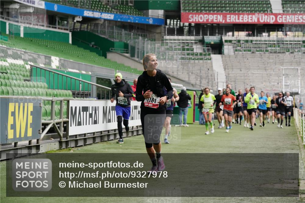 05.10.2025 - 20. swb-Marathon Bremen Michael Burmester http://msf.ph/oto/9327978 05.10.2025 12:56:43 Laufen im Stadion 31, 299, 325, 479, 591, 830, 901, 989, 1161, 1380, 1595, 1627, 1679, 1977, 2134, 2149, 2263, 2436, 2438, 2571, 2634, 3161, 3392, 3471, 3606, 3980, 4052, 4101, 4484, 4485, 5246, 5255, 5419, 5469, 6070, 6176, 6375, 6451, 6493, 6689, 6864, 6926, 7000, 7017, 7086, 7283, 7292, 7320, 7390, 7431, 7490, 7546, 7578, 7783, 7920, 8222, 8479, 8564, 9054, 984, 1261, 1774, 1825, 1931, 2490, 2942, 3749, 4149, 4288, 4432, 5370, 5490, 5615, 5719, 6441, 6515, 8144 meine-sportfotos.de