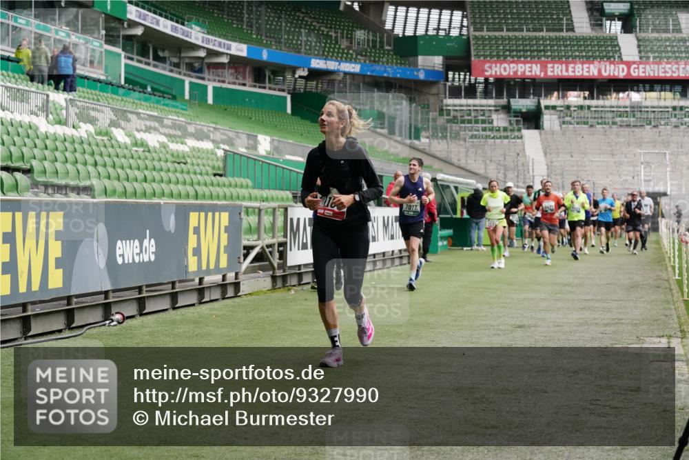 05.10.2025 - 20. swb-Marathon Bremen Michael Burmester http://msf.ph/oto/9327990 05.10.2025 12:56:44 Laufen im Stadion 31, 299, 325, 479, 591, 830, 901, 989, 1161, 1380, 1595, 1627, 1679, 1977, 2134, 2149, 2263, 2269, 2436, 2438, 2571, 2634, 3161, 3392, 3471, 3606, 3980, 4052, 4101, 4484, 4485, 5104, 5246, 5255, 5419, 5469, 6070, 6176, 6250, 6375, 6451, 6493, 6689, 6864, 6926, 7000, 7017, 7086, 7283, 7292, 7320, 7390, 7431, 7490, 7546, 7578, 7783, 7920, 8222, 8479, 8564, 9054, 984, 1261, 1774, 1825, 1931, 2490, 2942, 3749, 4149, 4288, 4432, 5370, 5490, 5615, 5719, 6441, 6515, 8144 meine-sportfotos.de
