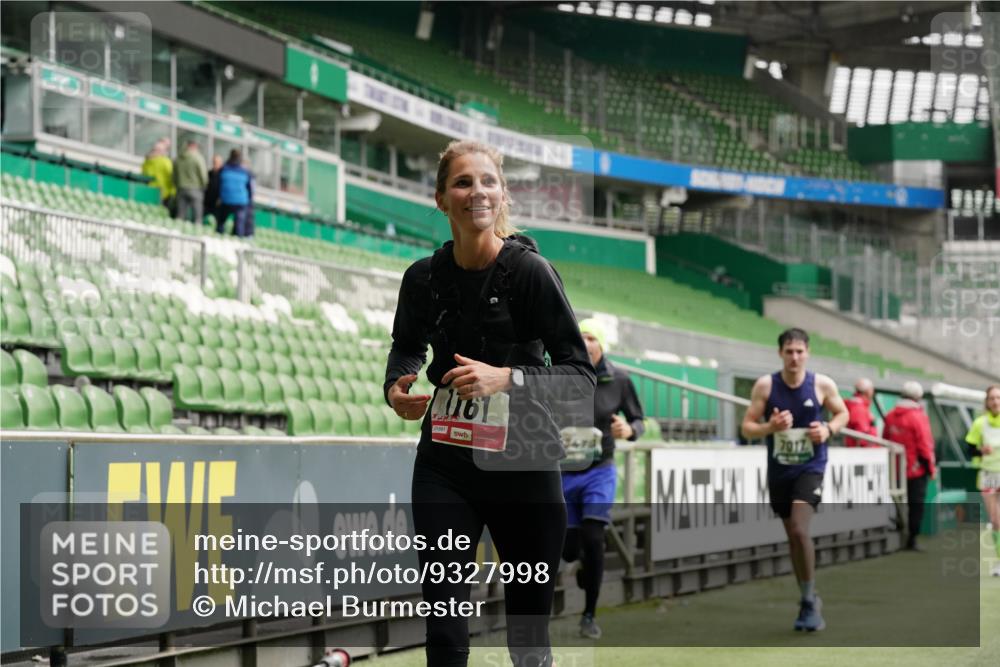 05.10.2025 - 20. swb-Marathon Bremen Michael Burmester http://msf.ph/oto/9327998 05.10.2025 12:56:46 Laufen im Stadion 31, 299, 325, 479, 591, 830, 901, 989, 1161, 1380, 1595, 1627, 1679, 1977, 2134, 2149, 2263, 2269, 2436, 2438, 2571, 2634, 3392, 3471, 3606, 3980, 4052, 4101, 4484, 4485, 5104, 5246, 5255, 5419, 5469, 6070, 6176, 6250, 6375, 6451, 6493, 6510, 6689, 6864, 6926, 7000, 7017, 7086, 7283, 7292, 7320, 7390, 7431, 7490, 7546, 7578, 7783, 7920, 8479, 8564, 9054, 9129, 325, 984, 1774, 1825, 1931, 2490, 2942, 3161, 3749, 4052, 4149, 4288, 4432, 5370, 5490, 5615, 6441, 6515, 8144 meine-sportfotos.de