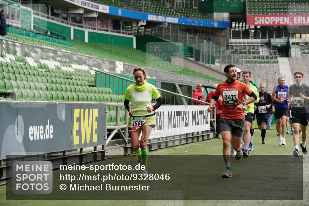 05.10.2025 - 20. swb-Marathon Bremen Michael Burmester http://msf.ph/oto/9328046 05.10.2025 12:56:51 Laufen im Stadion 31, 246, 299, 305, 479, 591, 830, 901, 1161, 1380, 1595, 1627, 1679, 1971, 1977, 2263, 2269, 2436, 2438, 2571, 2634, 3392, 3471, 3606, 3980, 4101, 4484, 4485, 5104, 5246, 5255, 5419, 5469, 5503, 6176, 6250, 6375, 6451, 6493, 6510, 6689, 6864, 6926, 7000, 7017, 7086, 7283, 7292, 7320, 7390, 7431, 7490, 7546, 7578, 7783, 7920, 8479, 8564, 8973, 9054, 9129, 325, 901, 984, 989, 2134, 2149, 3161, 3749, 4052, 4149, 4288, 4432, 5370, 5490, 6070, 6441, 8144 meine-sportfotos.de