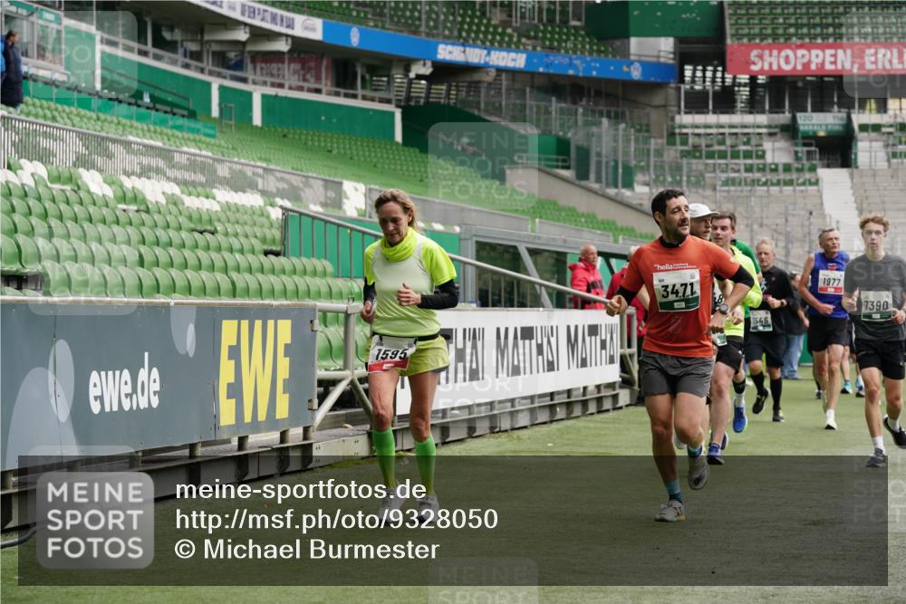 05.10.2025 - 20. swb-Marathon Bremen Michael Burmester http://msf.ph/oto/9328050 05.10.2025 12:56:51 Laufen im Stadion 31, 246, 299, 305, 479, 591, 830, 901, 1161, 1380, 1595, 1627, 1679, 1971, 1977, 2263, 2269, 2436, 2438, 2571, 2634, 3392, 3471, 3606, 3980, 4101, 4484, 4485, 5104, 5246, 5255, 5419, 5469, 5503, 6176, 6250, 6375, 6451, 6493, 6510, 6689, 6864, 6926, 7000, 7017, 7086, 7283, 7292, 7320, 7390, 7431, 7490, 7546, 7578, 7783, 7920, 8479, 8564, 8973, 9054, 9129, 325, 901, 984, 989, 2134, 2149, 3161, 3749, 4052, 4149, 4288, 4432, 5370, 5490, 6070, 6441, 8144 meine-sportfotos.de