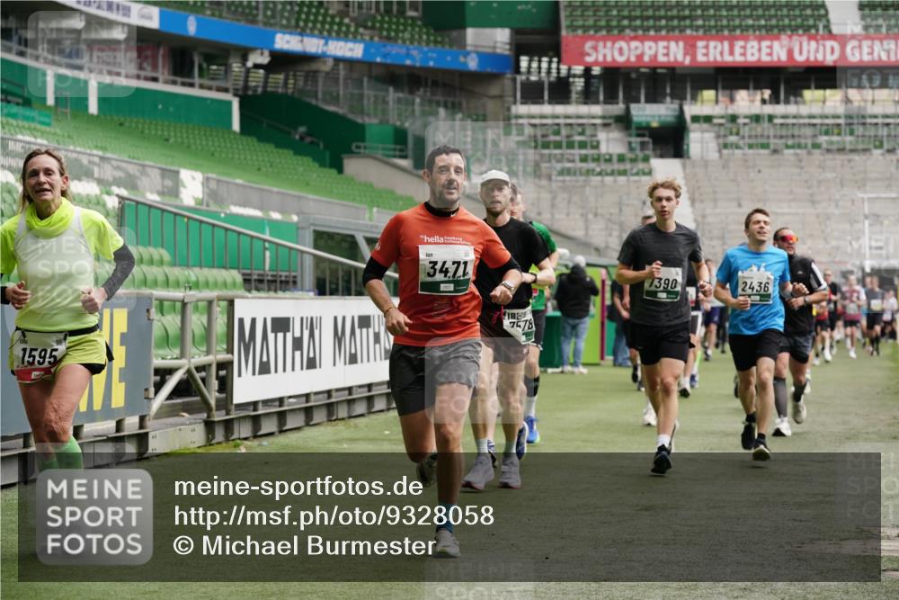 05.10.2025 - 20. swb-Marathon Bremen Michael Burmester http://msf.ph/oto/9328058 05.10.2025 12:56:52 Laufen im Stadion 31, 246, 299, 305, 479, 591, 830, 1161, 1380, 1595, 1627, 1679, 1971, 1977, 2166, 2263, 2269, 2436, 2438, 2571, 2634, 3392, 3471, 3606, 3813, 3980, 4101, 4484, 4485, 5104, 5246, 5255, 5419, 5469, 5503, 5664, 6176, 6250, 6375, 6451, 6493, 6510, 6689, 6864, 6926, 7000, 7017, 7086, 7283, 7292, 7320, 7390, 7431, 7490, 7546, 7578, 7783, 7920, 8479, 8564, 8973, 9054, 9129, 325, 901, 984, 989, 2134, 2149, 3161, 3749, 4052, 4288, 4432, 5370, 5490, 6070, 6441, 8144 meine-sportfotos.de