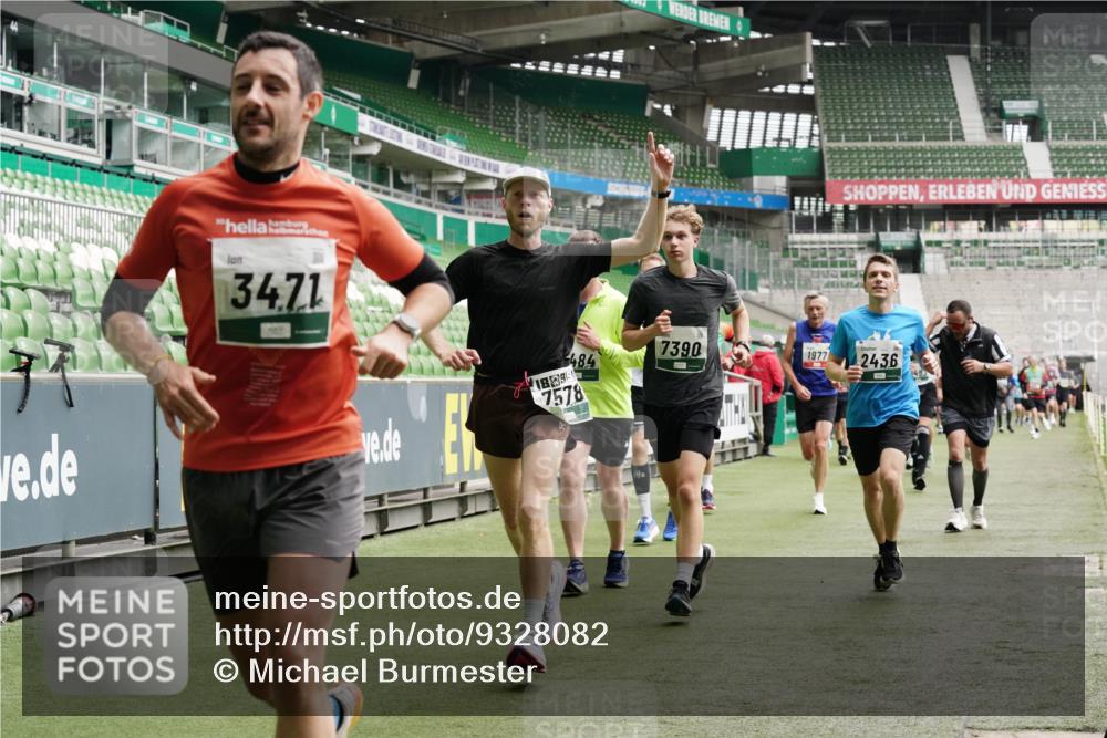 05.10.2025 - 20. swb-Marathon Bremen Michael Burmester http://msf.ph/oto/9328082 05.10.2025 12:56:55 Laufen im Stadion 31, 246, 299, 305, 479, 591, 833, 1161, 1380, 1382, 1595, 1627, 1679, 1971, 1977, 2166, 2263, 2269, 2436, 2438, 2571, 2634, 3392, 3471, 3606, 3813, 3980, 4101, 4484, 5104, 5246, 5255, 5419, 5469, 5503, 5664, 6176, 6250, 6267, 6375, 6451, 6493, 6510, 6864, 6926, 7000, 7017, 7086, 7283, 7292, 7320, 7390, 7431, 7490, 7546, 7578, 7783, 7920, 8479, 8564, 8973, 9054, 9129, 325, 830, 901, 984, 989, 2134, 2149, 3161, 4052, 4288, 4485, 5370, 5490, 6070, 6441, 8144 meine-sportfotos.de