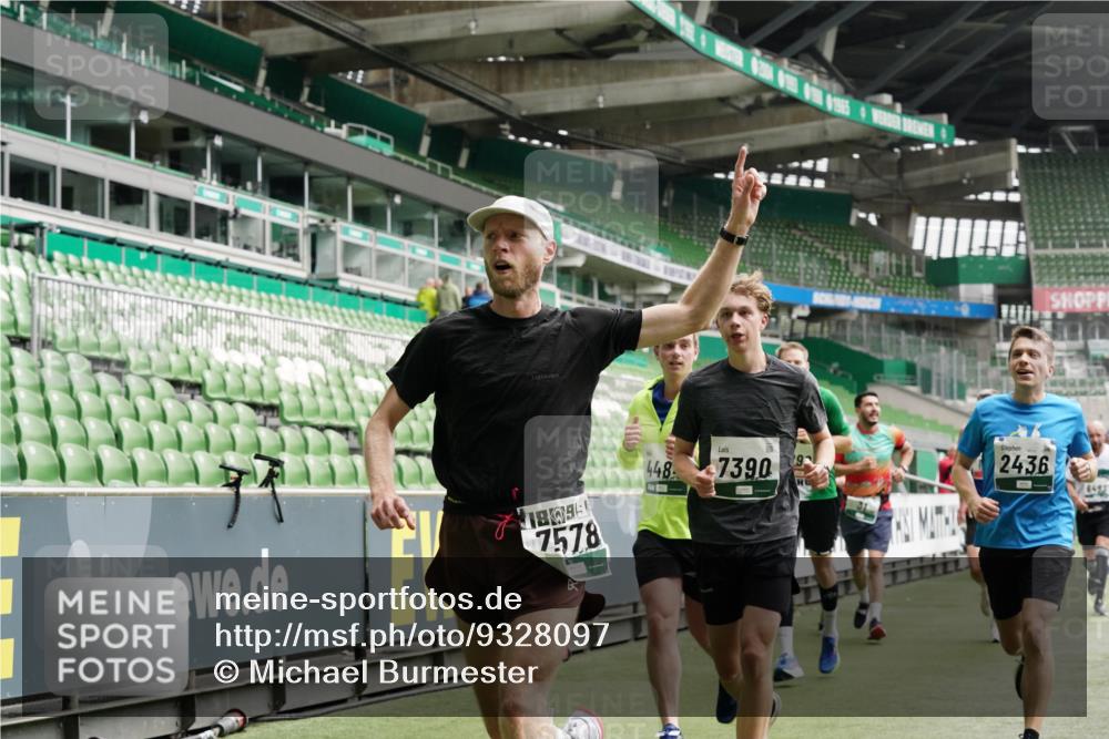 05.10.2025 - 20. swb-Marathon Bremen Michael Burmester http://msf.ph/oto/9328097 05.10.2025 12:56:55 Laufen im Stadion 31, 246, 299, 305, 479, 591, 833, 1161, 1380, 1382, 1595, 1627, 1679, 1971, 1977, 2166, 2263, 2269, 2436, 2438, 2571, 2634, 3392, 3471, 3606, 3813, 3980, 4101, 4484, 5104, 5246, 5255, 5419, 5469, 5503, 5664, 6176, 6250, 6267, 6375, 6451, 6493, 6510, 6864, 6926, 7000, 7017, 7086, 7283, 7292, 7320, 7390, 7431, 7490, 7546, 7578, 7783, 7920, 8479, 8564, 8973, 9054, 9129, 325, 830, 901, 984, 989, 2134, 2149, 3161, 4052, 4288, 4485, 5370, 5490, 6070, 6441, 8144 meine-sportfotos.de