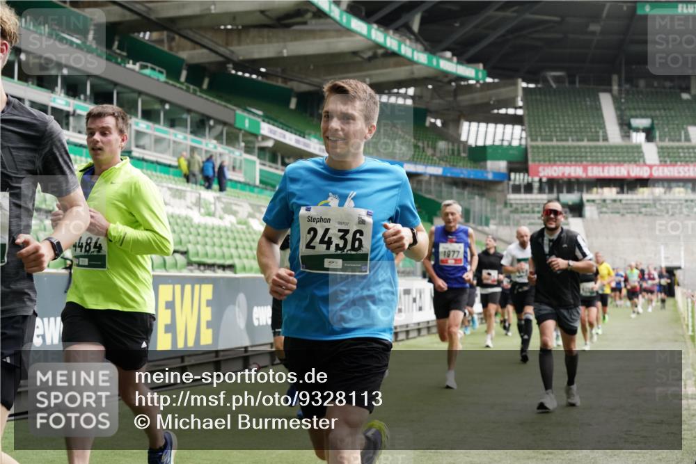 05.10.2025 - 20. swb-Marathon Bremen Michael Burmester http://msf.ph/oto/9328113 05.10.2025 12:56:57 Laufen im Stadion 31, 246, 299, 305, 479, 591, 833, 1161, 1380, 1382, 1595, 1627, 1679, 1971, 1977, 2166, 2263, 2269, 2436, 2438, 2571, 2634, 3392, 3471, 3606, 3813, 3980, 4101, 4484, 5104, 5246, 5255, 5419, 5469, 5503, 5664, 6176, 6250, 6267, 6375, 6451, 6493, 6510, 6768, 6864, 6926, 7000, 7017, 7086, 7283, 7292, 7320, 7390, 7431, 7490, 7546, 7578, 7783, 7920, 8479, 8564, 8903, 8973, 9054, 9129, 325, 830, 901, 989, 2134, 2149, 3161, 4052, 4485, 5370, 5490, 6070, 6441, 8144 meine-sportfotos.de