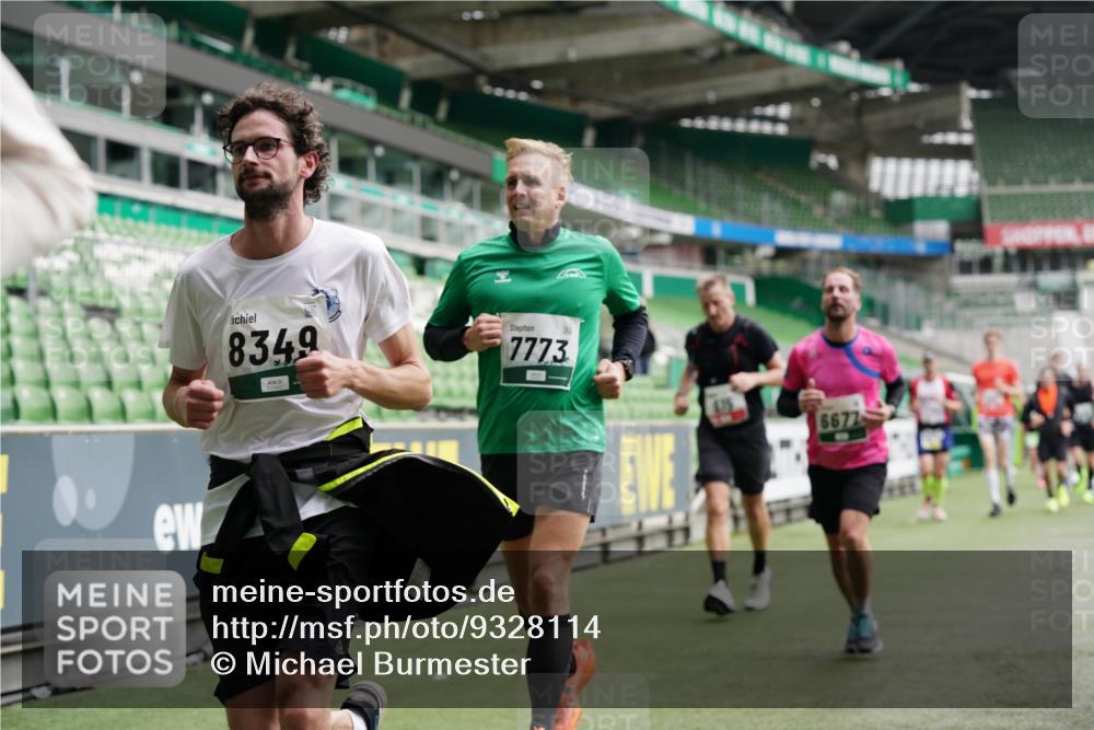 05.10.2025 - 20. swb-Marathon Bremen Michael Burmester http://msf.ph/oto/9328114 05.10.2025 12:52:34 Laufen im Stadion 550, 590, 615, 793, 1029, 1298, 1367, 1431, 1550, 1552, 1600, 2072, 2595, 3033, 3041, 3178, 3626, 4218, 4362, 4746, 4805, 4914, 4935, 5068, 5108, 5416, 5447, 5459, 5561, 5675, 5866, 6367, 6630, 6677, 7012, 7031, 7277, 7293, 7313, 7416, 7419, 7634, 7773, 7975, 8218, 8297, 8349, 8431, 8534, 8558, 8580, 8701, 8921, 9115, 10338, 754, 914, 1120, 1748, 1926, 2283, 2447, 4652, 4781, 5847, 6773, 8740 meine-sportfotos.de