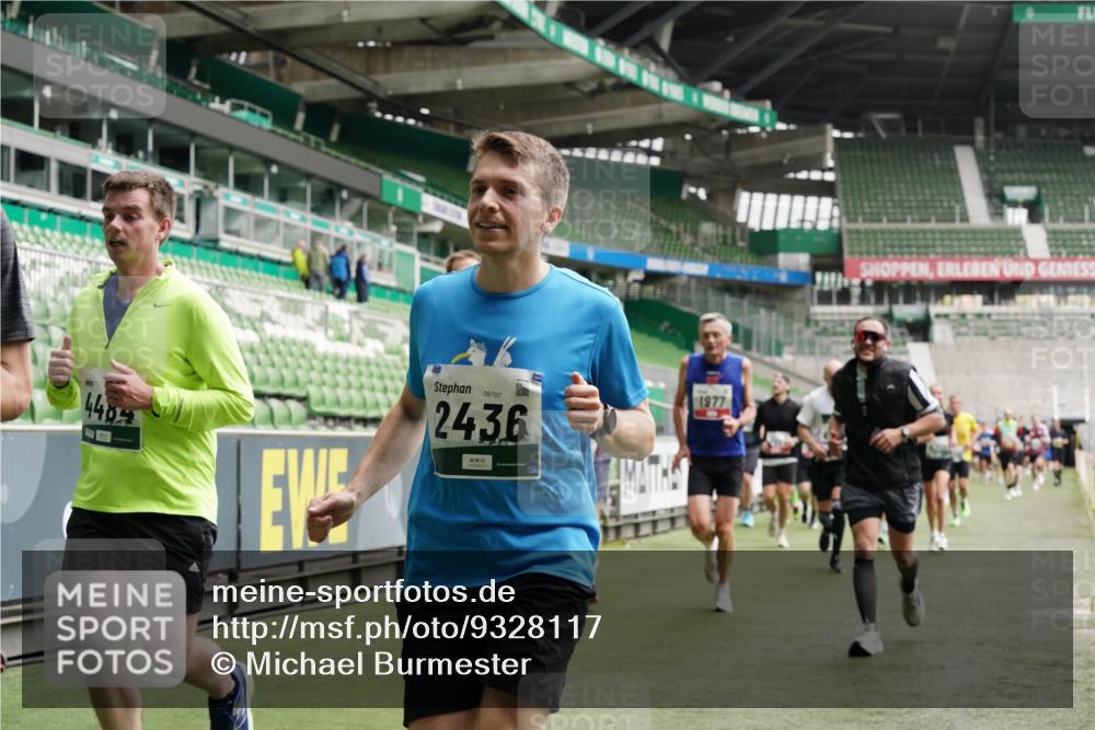 05.10.2025 - 20. swb-Marathon Bremen Michael Burmester http://msf.ph/oto/9328117 05.10.2025 12:56:57 Laufen im Stadion 31, 246, 299, 305, 479, 591, 833, 1161, 1380, 1382, 1595, 1627, 1679, 1971, 1977, 2166, 2263, 2269, 2436, 2438, 2571, 2634, 3392, 3471, 3606, 3813, 3980, 4101, 4484, 5104, 5246, 5255, 5419, 5469, 5503, 5664, 6176, 6250, 6267, 6375, 6451, 6493, 6510, 6768, 6864, 6926, 7000, 7017, 7086, 7283, 7292, 7320, 7390, 7431, 7490, 7546, 7578, 7783, 7920, 8479, 8564, 8903, 8973, 9054, 9129, 325, 830, 901, 989, 2134, 2149, 3161, 4052, 4485, 5370, 5490, 6070, 6441, 8144 meine-sportfotos.de