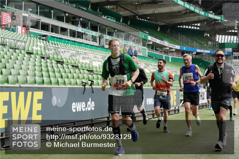 05.10.2025 - 20. swb-Marathon Bremen Michael Burmester http://msf.ph/oto/9328129 05.10.2025 12:56:58 Laufen im Stadion 31, 246, 299, 305, 479, 591, 833, 1161, 1380, 1382, 1595, 1627, 1679, 1971, 1977, 2166, 2263, 2269, 2436, 2438, 2571, 2634, 3392, 3471, 3606, 3813, 3980, 4101, 4484, 5104, 5246, 5255, 5419, 5469, 5503, 5664, 6176, 6250, 6267, 6375, 6451, 6493, 6510, 6768, 6864, 6926, 7000, 7017, 7086, 7283, 7292, 7320, 7390, 7431, 7490, 7546, 7578, 7783, 7920, 8479, 8564, 8903, 8973, 9054, 9129, 325, 830, 901, 989, 2134, 2149, 3161, 4052, 4485, 5370, 5490, 6070, 6441 meine-sportfotos.de