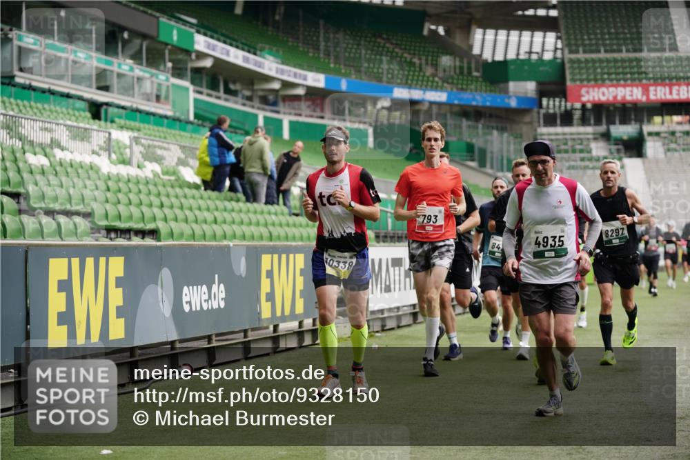 05.10.2025 - 20. swb-Marathon Bremen Michael Burmester http://msf.ph/oto/9328150 05.10.2025 12:52:39 Laufen im Stadion 550, 590, 615, 793, 832, 1298, 1367, 1431, 1550, 1552, 1600, 2072, 2595, 3033, 3041, 3626, 4218, 4362, 4573, 4746, 4805, 4914, 4935, 5169, 5447, 5459, 5561, 5675, 5866, 6367, 6630, 6677, 7012, 7031, 7277, 7293, 7313, 7416, 7634, 7773, 7975, 8218, 8297, 8349, 8431, 8534, 8558, 8580, 8701, 8921, 9115, 10338, 754, 914, 1029, 1926, 3178, 4652, 4781, 5068, 5108, 5416, 5847, 6773, 7313, 7419 meine-sportfotos.de
