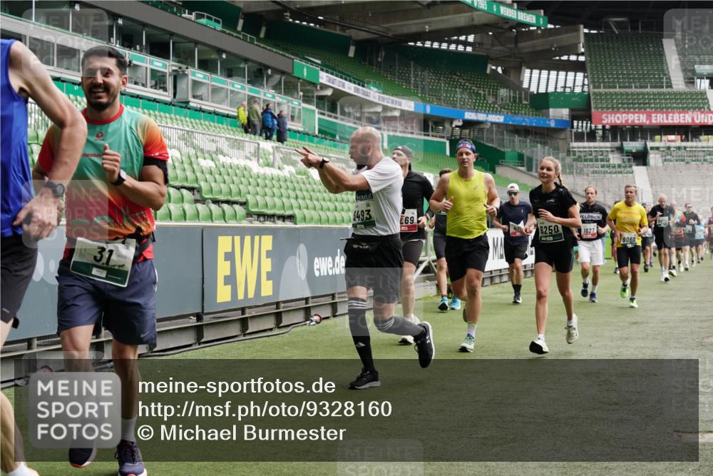 05.10.2025 - 20. swb-Marathon Bremen Michael Burmester http://msf.ph/oto/9328160 05.10.2025 12:57:00 Laufen im Stadion 31, 246, 299, 305, 479, 591, 833, 1161, 1380, 1382, 1595, 1627, 1679, 1971, 1977, 2166, 2263, 2269, 2436, 2438, 2522, 2571, 2634, 3392, 3471, 3606, 3813, 3980, 4101, 4484, 5104, 5246, 5255, 5419, 5469, 5503, 5664, 6176, 6250, 6267, 6375, 6451, 6486, 6493, 6510, 6768, 6864, 6926, 7000, 7017, 7086, 7283, 7292, 7320, 7371, 7390, 7431, 7490, 7546, 7578, 7783, 8479, 8564, 8903, 8973, 9054, 9129, 325, 830, 901, 989, 2134, 2149, 3161, 4052, 4485, 5370, 5469, 5490, 6070, 6441 meine-sportfotos.de