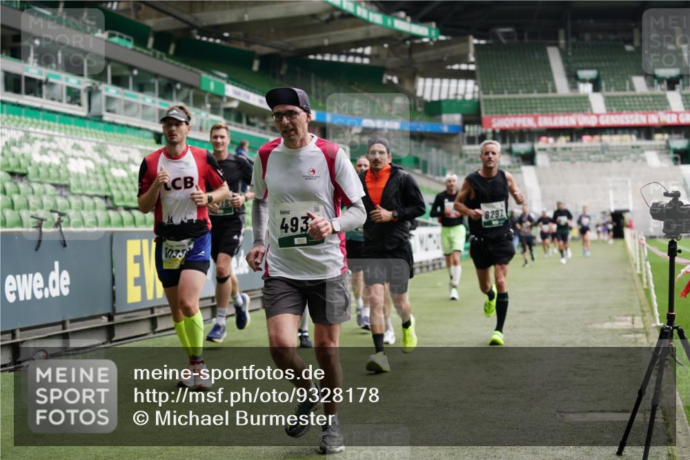 05.10.2025 - 20. swb-Marathon Bremen Michael Burmester http://msf.ph/oto/9328178 05.10.2025 12:52:40 Laufen im Stadion 550, 590, 615, 793, 832, 1298, 1367, 1431, 1550, 1552, 1600, 2072, 2595, 3033, 3041, 3626, 4218, 4362, 4573, 4746, 4805, 4914, 4935, 5169, 5447, 5459, 5561, 5675, 5866, 6367, 6630, 6677, 7012, 7031, 7277, 7293, 7416, 7634, 7773, 7975, 8218, 8297, 8349, 8431, 8534, 8558, 8580, 8701, 8921, 9115, 10338, 754, 914, 1029, 1926, 3178, 4652, 4781, 5068, 5108, 5416, 5847, 6773, 7313, 7419, 8534 meine-sportfotos.de