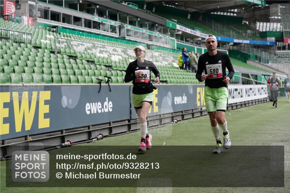 05.10.2025 - 20. swb-Marathon Bremen Michael Burmester http://msf.ph/oto/9328213 05.10.2025 12:52:44 Laufen im Stadion 550, 590, 615, 793, 832, 1298, 1367, 1431, 1550, 1552, 1600, 2072, 2075, 2595, 3033, 3041, 3626, 4132, 4218, 4362, 4573, 4746, 4805, 4914, 4935, 5169, 5447, 5459, 5561, 5675, 5866, 6367, 6630, 6677, 7012, 7277, 7293, 7416, 7634, 7773, 7975, 8218, 8297, 8349, 8431, 8462, 8558, 8580, 8701, 8921, 9115, 10338, 1029, 1926, 3178, 4781, 5068, 5108, 5416, 5847, 6773, 7031, 7313, 7419, 8534 meine-sportfotos.de