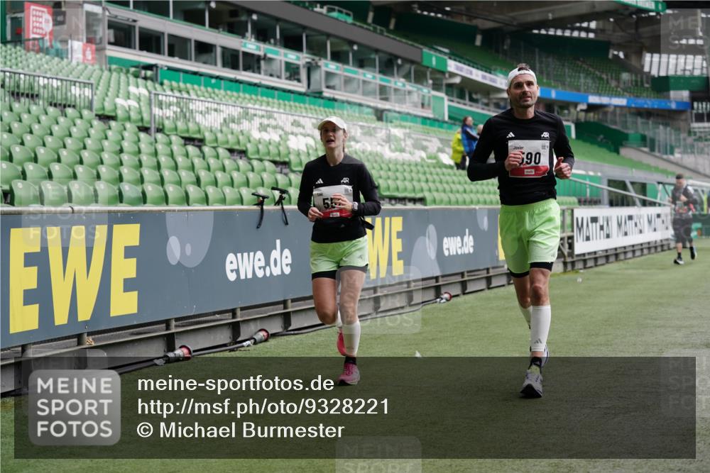 05.10.2025 - 20. swb-Marathon Bremen Michael Burmester http://msf.ph/oto/9328221 05.10.2025 12:52:45 Laufen im Stadion 550, 590, 615, 793, 832, 1298, 1367, 1431, 1550, 1552, 1600, 2072, 2075, 2595, 3033, 3041, 3626, 4132, 4218, 4362, 4573, 4746, 4805, 4914, 4935, 5169, 5447, 5459, 5561, 5675, 5866, 6367, 6630, 6677, 7012, 7277, 7293, 7416, 7634, 7773, 7975, 8218, 8297, 8349, 8431, 8462, 8558, 8580, 8701, 8921, 9115, 10338, 1029, 1926, 3178, 4781, 5068, 5108, 5416, 7031, 7313, 7419, 8534 meine-sportfotos.de