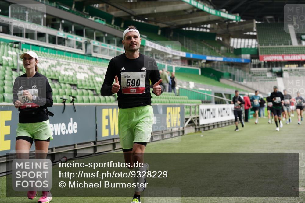 05.10.2025 - 20. swb-Marathon Bremen Michael Burmester http://msf.ph/oto/9328229 05.10.2025 12:52:45 Laufen im Stadion 550, 590, 615, 793, 832, 1298, 1367, 1431, 1550, 1552, 1600, 2072, 2075, 2595, 3033, 3041, 3626, 4132, 4218, 4362, 4573, 4746, 4805, 4914, 4935, 5169, 5447, 5459, 5561, 5675, 5866, 6367, 6630, 6677, 7012, 7277, 7293, 7416, 7634, 7773, 7975, 8218, 8297, 8349, 8431, 8462, 8558, 8580, 8701, 8921, 9115, 10338, 1029, 1926, 3178, 4781, 5068, 5108, 5416, 7031, 7313, 7419, 8534 meine-sportfotos.de