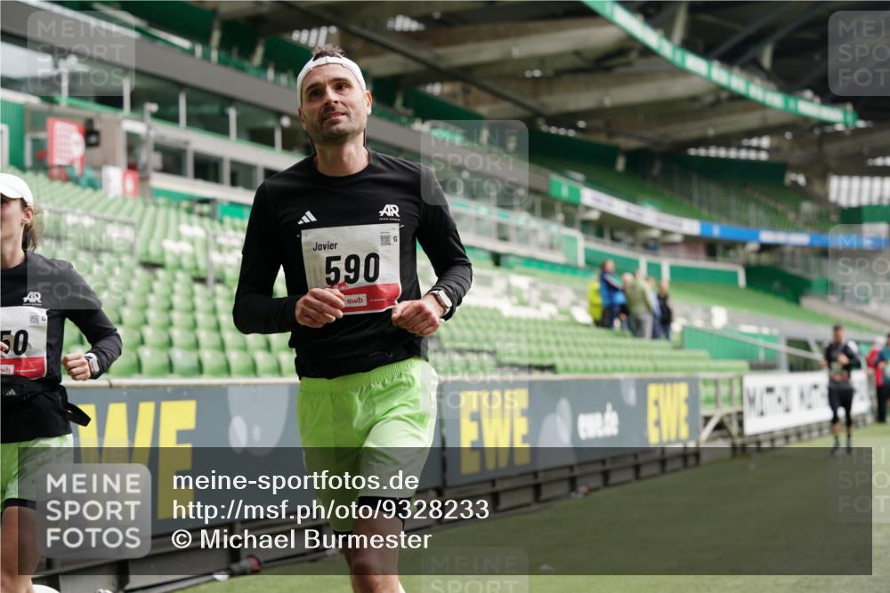 05.10.2025 - 20. swb-Marathon Bremen Michael Burmester http://msf.ph/oto/9328233 05.10.2025 12:52:46 Laufen im Stadion 550, 590, 615, 793, 832, 1298, 1367, 1431, 1550, 1552, 1600, 2072, 2075, 2595, 3033, 3041, 3626, 4132, 4218, 4362, 4573, 4746, 4805, 4914, 4935, 5169, 5447, 5459, 5561, 5675, 5866, 6367, 6630, 6677, 7012, 7277, 7293, 7416, 7634, 7773, 7975, 8218, 8297, 8349, 8431, 8462, 8558, 8580, 8701, 8921, 9115, 10338, 1029, 3178, 4781, 5068, 5108, 5416, 7031, 7313, 7419, 8534 meine-sportfotos.de