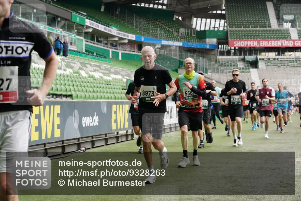 05.10.2025 - 20. swb-Marathon Bremen Michael Burmester http://msf.ph/oto/9328263 05.10.2025 12:57:07 Laufen im Stadion 31, 237, 246, 299, 305, 479, 591, 613, 820, 833, 1161, 1317, 1382, 1595, 1627, 1679, 1971, 1977, 2166, 2263, 2269, 2436, 2522, 2571, 2634, 3392, 3471, 3591, 3606, 3813, 3980, 4101, 4484, 4496, 4821, 5104, 5246, 5255, 5419, 5503, 5664, 6250, 6267, 6451, 6486, 6493, 6510, 6768, 6864, 6926, 7000, 7017, 7086, 7283, 7320, 7371, 7390, 7431, 7490, 7546, 7578, 7783, 7940, 8023, 8479, 8564, 8903, 8964, 8973, 9054, 9129, 830, 901, 989, 1380, 2134, 2149, 2438, 3392, 4485, 5469, 6070 meine-sportfotos.de