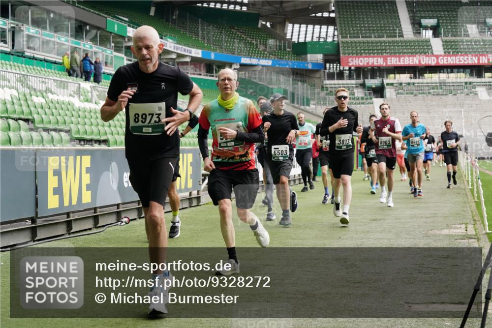 05.10.2025 - 20. swb-Marathon Bremen Michael Burmester http://msf.ph/oto/9328272 05.10.2025 12:57:08 Laufen im Stadion 31, 237, 246, 299, 305, 479, 591, 613, 820, 833, 1161, 1317, 1382, 1595, 1627, 1679, 1971, 1977, 2166, 2263, 2269, 2436, 2522, 2571, 2634, 3396, 3471, 3591, 3606, 3813, 3980, 4101, 4484, 4496, 4821, 5104, 5246, 5255, 5419, 5503, 5664, 6250, 6267, 6451, 6486, 6493, 6510, 6768, 6864, 6926, 7000, 7017, 7086, 7283, 7320, 7371, 7390, 7490, 7546, 7578, 7783, 7940, 8023, 8479, 8564, 8903, 8964, 8973, 9054, 9129, 830, 901, 989, 1380, 1679, 2134, 2149, 2263, 2438, 3392, 4485, 5469 meine-sportfotos.de