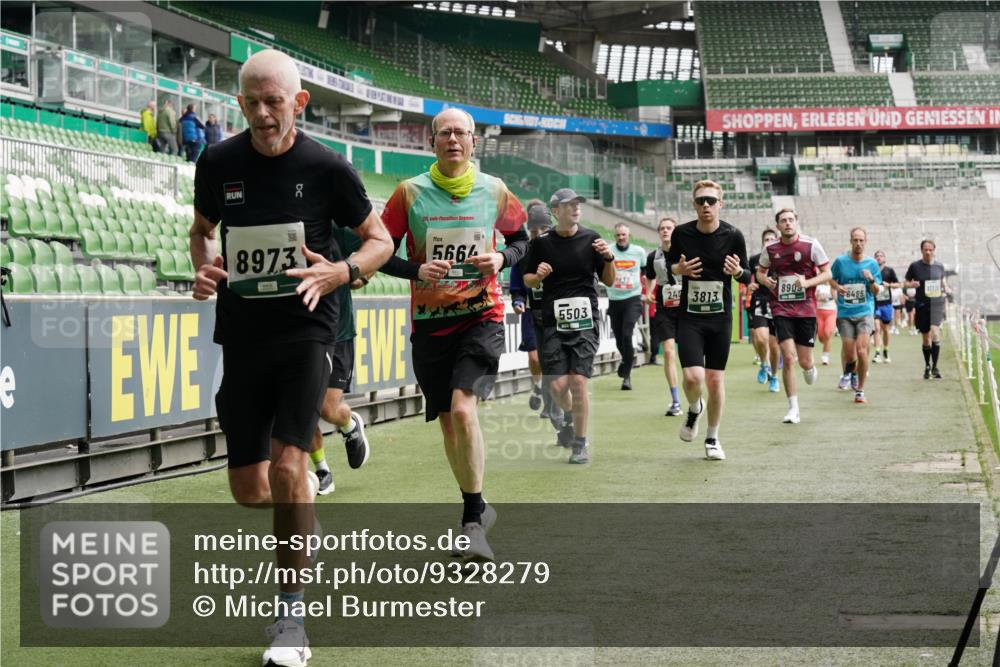 05.10.2025 - 20. swb-Marathon Bremen Michael Burmester http://msf.ph/oto/9328279 05.10.2025 12:57:08 Laufen im Stadion 31, 237, 246, 299, 305, 479, 591, 613, 820, 833, 1161, 1317, 1382, 1595, 1627, 1679, 1971, 1977, 2166, 2263, 2269, 2436, 2522, 2571, 2634, 3396, 3471, 3591, 3606, 3813, 3980, 4101, 4484, 4496, 4821, 5104, 5246, 5255, 5419, 5503, 5664, 6250, 6267, 6451, 6486, 6493, 6510, 6768, 6864, 6926, 7000, 7017, 7086, 7283, 7320, 7371, 7390, 7490, 7546, 7578, 7783, 7940, 8023, 8479, 8564, 8903, 8964, 8973, 9054, 9129, 830, 901, 989, 1380, 1679, 2134, 2149, 2263, 2438, 3392, 4485, 5469 meine-sportfotos.de