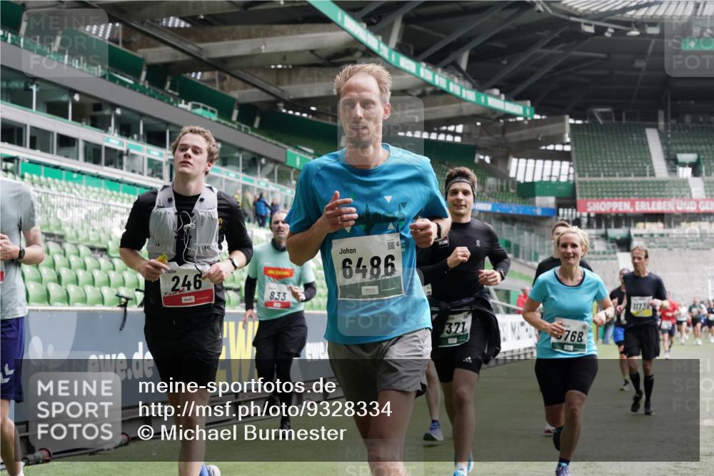 05.10.2025 - 20. swb-Marathon Bremen Michael Burmester http://msf.ph/oto/9328334 05.10.2025 12:57:14 Laufen im Stadion 31, 237, 246, 299, 305, 479, 613, 820, 833, 1161, 1317, 1382, 1595, 1627, 1971, 1977, 2166, 2269, 2436, 2522, 2571, 3396, 3471, 3591, 3813, 3969, 4484, 4496, 4821, 5104, 5149, 5246, 5255, 5503, 5664, 6250, 6267, 6451, 6486, 6493, 6510, 6534, 6535, 6768, 6926, 7017, 7086, 7283, 7371, 7390, 7490, 7546, 7578, 7940, 8023, 8479, 8564, 8903, 8964, 8973, 9054, 9129, 591, 830, 1380, 1679, 2263, 2438, 2634, 3392, 3606, 3980, 4101, 4485, 5469 meine-sportfotos.de