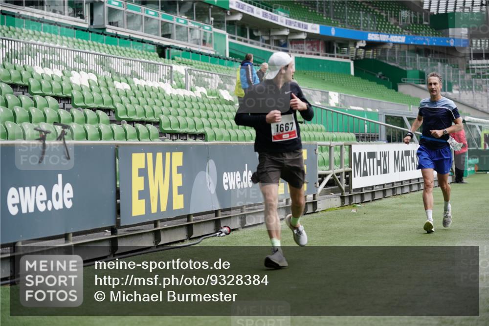 05.10.2025 - 20. swb-Marathon Bremen Michael Burmester http://msf.ph/oto/9328384 05.10.2025 12:53:07 Laufen im Stadion 248, 550, 590, 615, 793, 832, 869, 1298, 1367, 1431, 1538, 1600, 1667, 2072, 2075, 3553, 4132, 4218, 4573, 4729, 4746, 4805, 4914, 4935, 5169, 5447, 5561, 5579, 5866, 6492, 6630, 6677, 7255, 7277, 7408, 7416, 7634, 7773, 7975, 8238, 8297, 8349, 8431, 8462, 8580, 8709, 8921, 10338, 1550, 1552, 2595, 3033, 3041, 3626, 4362, 5459, 5675, 6367, 7012, 7293, 8218, 8558, 8701, 9115 meine-sportfotos.de
