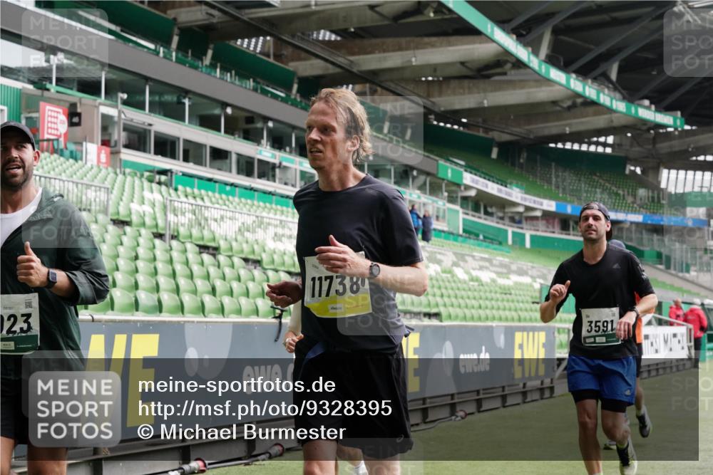 05.10.2025 - 20. swb-Marathon Bremen Michael Burmester http://msf.ph/oto/9328395 05.10.2025 12:57:18 Laufen im Stadion 31, 237, 246, 299, 305, 479, 613, 820, 833, 1161, 1317, 1382, 1491, 1595, 1627, 1971, 1977, 2166, 2269, 2304, 2436, 2522, 3396, 3471, 3591, 3798, 3813, 3969, 4089, 4484, 4496, 4821, 5100, 5104, 5149, 5246, 5503, 5664, 6250, 6267, 6451, 6486, 6493, 6510, 6534, 6535, 6768, 6926, 7017, 7086, 7283, 7371, 7390, 7490, 7546, 7578, 7940, 8023, 8128, 8479, 8564, 8801, 8903, 8964, 8973, 8993, 9054, 9129, 9983, 591, 1380, 1679, 2263, 2438, 2571, 2634, 3392, 3606, 3980, 4101, 5255, 5469 meine-sportfotos.de