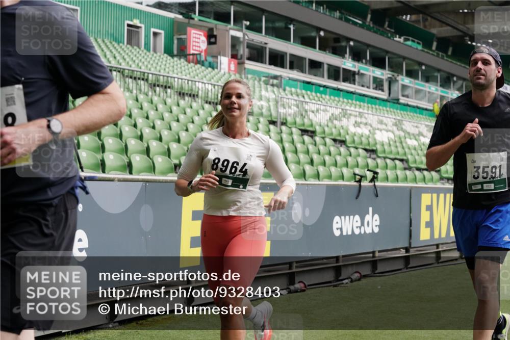 05.10.2025 - 20. swb-Marathon Bremen Michael Burmester http://msf.ph/oto/9328403 05.10.2025 12:57:19 Laufen im Stadion 31, 237, 246, 299, 305, 479, 613, 820, 833, 1161, 1317, 1382, 1491, 1595, 1627, 1971, 1977, 2166, 2269, 2304, 2436, 2522, 3396, 3471, 3591, 3798, 3813, 3969, 4089, 4484, 4496, 4821, 5100, 5104, 5149, 5503, 5664, 6250, 6267, 6486, 6493, 6510, 6534, 6535, 6768, 7017, 7086, 7283, 7371, 7390, 7490, 7546, 7578, 7940, 8023, 8128, 8479, 8564, 8801, 8903, 8964, 8973, 8993, 9054, 9129, 9983, 591, 1380, 1679, 2263, 2438, 2571, 2634, 3392, 3606, 3980, 4101, 5255, 5469 meine-sportfotos.de
