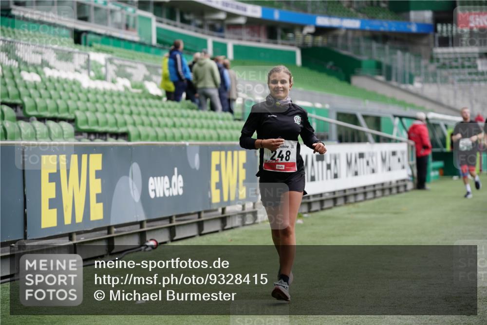 05.10.2025 - 20. swb-Marathon Bremen Michael Burmester http://msf.ph/oto/9328415 05.10.2025 12:53:13 Laufen im Stadion 248, 550, 590, 615, 793, 832, 869, 1367, 1431, 1538, 1600, 1656, 1667, 1868, 2050, 2072, 2075, 2288, 3553, 4132, 4218, 4294, 4573, 4729, 4746, 4805, 4914, 4935, 5169, 5425, 5447, 5579, 5866, 5944, 6492, 6630, 6677, 6806, 7255, 7277, 7408, 7416, 7617, 7773, 7905, 7975, 8238, 8297, 8349, 8431, 8462, 8499, 8709, 8921, 10338, 1298, 1552, 2595, 3033, 3041, 4362, 5459, 5561, 5675, 6630, 7012, 7634, 8218, 8580, 8701, 8921, 9115 meine-sportfotos.de