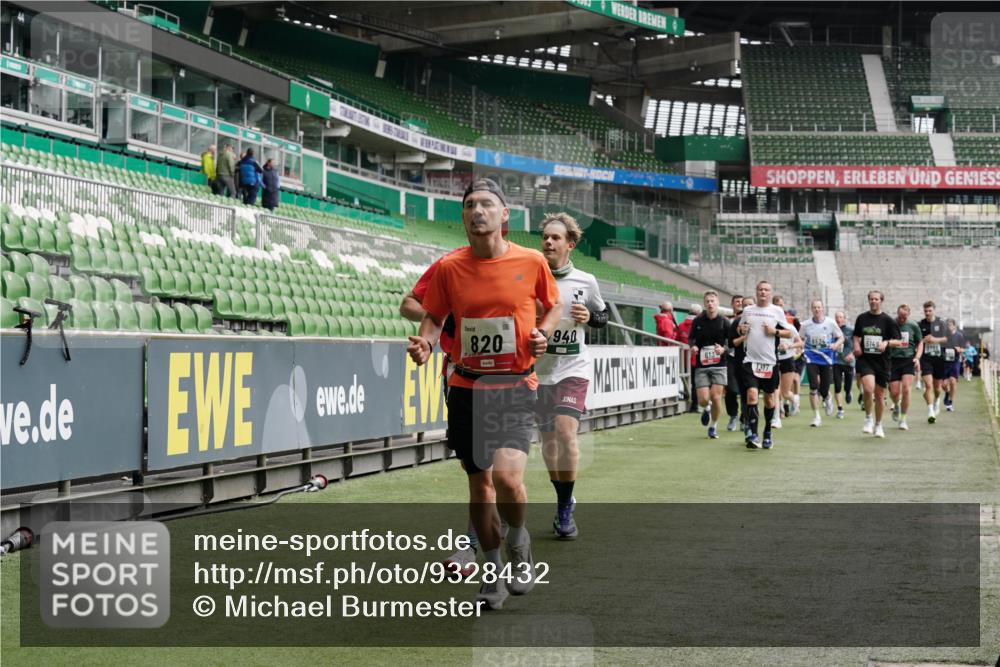 05.10.2025 - 20. swb-Marathon Bremen Michael Burmester http://msf.ph/oto/9328432 05.10.2025 12:57:23 Laufen im Stadion 31, 237, 246, 299, 305, 479, 613, 820, 833, 1161, 1317, 1382, 1491, 1595, 1627, 1971, 1977, 2166, 2269, 2304, 2436, 2522, 3396, 3471, 3591, 3798, 3813, 3969, 3977, 4089, 4484, 4496, 4821, 5100, 5104, 5149, 5503, 5664, 6250, 6267, 6486, 6493, 6510, 6534, 6535, 6768, 7017, 7086, 7283, 7371, 7390, 7490, 7546, 7578, 7731, 7911, 7940, 8023, 8128, 8479, 8564, 8801, 8903, 8964, 8973, 8993, 9054, 9129, 9983, 11658, 591, 1161, 1380, 1679, 2263, 2571, 2634, 3392, 3606, 3980, 4101, 5255 meine-sportfotos.de
