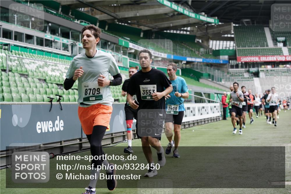 05.10.2025 - 20. swb-Marathon Bremen Michael Burmester http://msf.ph/oto/9328450 05.10.2025 12:53:19 Laufen im Stadion 248, 550, 590, 832, 869, 1009, 1164, 1367, 1431, 1538, 1600, 1656, 1667, 1868, 2030, 2050, 2072, 2075, 2288, 3363, 3553, 4132, 4218, 4294, 4573, 4729, 4746, 4935, 5169, 5425, 5571, 5579, 5866, 5944, 6492, 6677, 6806, 7255, 7408, 7617, 7905, 7975, 8238, 8297, 8349, 8431, 8462, 8499, 8709, 615, 793, 1298, 1552, 4362, 4805, 4914, 5447, 5459, 5561, 6630, 7277, 7416, 7634, 7773, 7975, 8580, 8921, 10338 meine-sportfotos.de