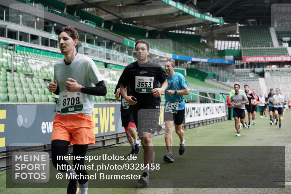 05.10.2025 - 20. swb-Marathon Bremen Michael Burmester http://msf.ph/oto/9328458 05.10.2025 12:53:19 Laufen im Stadion 248, 550, 590, 832, 869, 1009, 1164, 1367, 1431, 1538, 1600, 1656, 1667, 1868, 2030, 2050, 2072, 2075, 2288, 3363, 3553, 4132, 4218, 4294, 4573, 4729, 4746, 4935, 5169, 5425, 5571, 5579, 5866, 5944, 6492, 6677, 6806, 7255, 7408, 7617, 7905, 7975, 8238, 8297, 8349, 8431, 8462, 8499, 8709, 615, 793, 1298, 1552, 4362, 4805, 4914, 5447, 5459, 5561, 6630, 7277, 7416, 7634, 7773, 7975, 8580, 8921, 10338 meine-sportfotos.de
