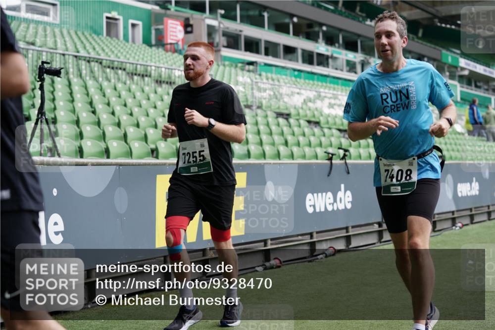 05.10.2025 - 20. swb-Marathon Bremen Michael Burmester http://msf.ph/oto/9328470 05.10.2025 12:53:20 Laufen im Stadion 248, 550, 590, 832, 869, 1009, 1164, 1367, 1431, 1538, 1600, 1656, 1667, 1868, 2030, 2050, 2072, 2075, 2288, 3363, 3553, 4132, 4218, 4294, 4573, 4729, 4746, 4935, 5169, 5425, 5571, 5579, 5866, 5944, 6492, 6677, 6806, 7255, 7408, 7617, 7905, 8238, 8297, 8349, 8431, 8462, 8499, 8709, 615, 793, 1298, 1552, 4362, 4805, 4914, 5447, 5459, 5561, 6630, 7277, 7416, 7634, 7773, 7975, 8349, 8580, 8921, 10338 meine-sportfotos.de