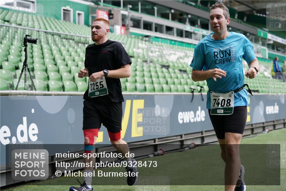 05.10.2025 - 20. swb-Marathon Bremen Michael Burmester http://msf.ph/oto/9328473 05.10.2025 12:53:21 Laufen im Stadion 248, 550, 590, 832, 869, 1009, 1164, 1367, 1431, 1538, 1600, 1656, 1667, 1868, 2030, 2050, 2072, 2075, 2250, 2288, 3363, 3553, 4132, 4218, 4294, 4573, 4729, 4746, 4935, 5169, 5425, 5571, 5579, 5866, 5944, 6492, 6677, 6806, 7255, 7408, 7617, 7905, 8238, 8297, 8431, 8462, 8499, 8709, 615, 793, 1298, 4362, 4805, 4914, 5447, 5561, 6630, 7277, 7416, 7634, 7773, 7975, 8349, 8580, 8921, 10338 meine-sportfotos.de