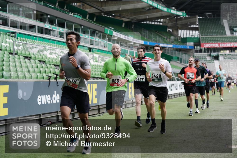 05.10.2025 - 20. swb-Marathon Bremen Michael Burmester http://msf.ph/oto/9328494 05.10.2025 12:53:23 Laufen im Stadion 248, 550, 590, 832, 869, 1009, 1164, 1367, 1431, 1538, 1600, 1656, 1667, 1868, 2030, 2050, 2072, 2075, 2250, 2288, 3363, 3553, 4132, 4218, 4294, 4573, 4729, 4746, 4935, 5169, 5425, 5571, 5579, 5866, 5944, 6492, 6806, 7255, 7408, 7617, 7905, 8238, 8297, 8431, 8462, 8499, 8709, 615, 793, 1298, 1431, 4362, 4805, 4914, 5447, 5561, 6630, 6677, 7277, 7416, 7634, 7773, 7975, 8349, 8580, 8921, 10338 meine-sportfotos.de